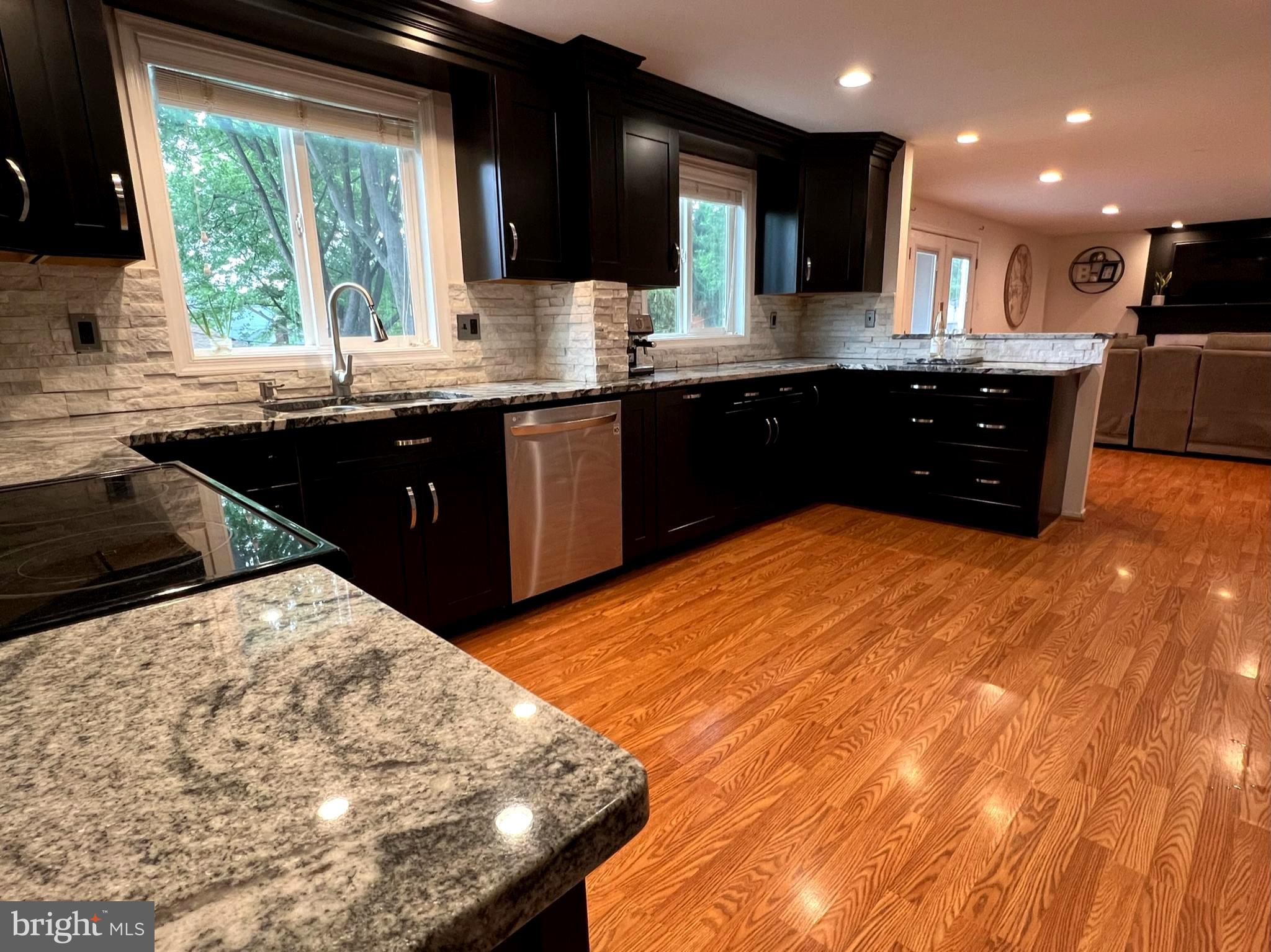 FOUNTAINDALE SOUTH - Residential