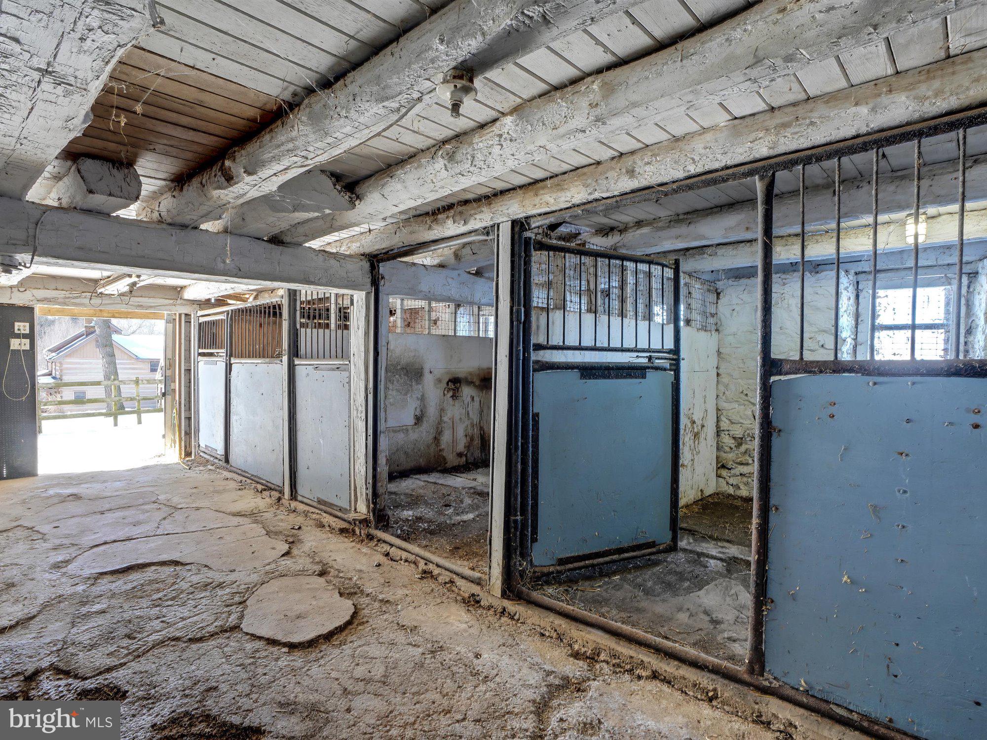 WAKEFIELD - Residential