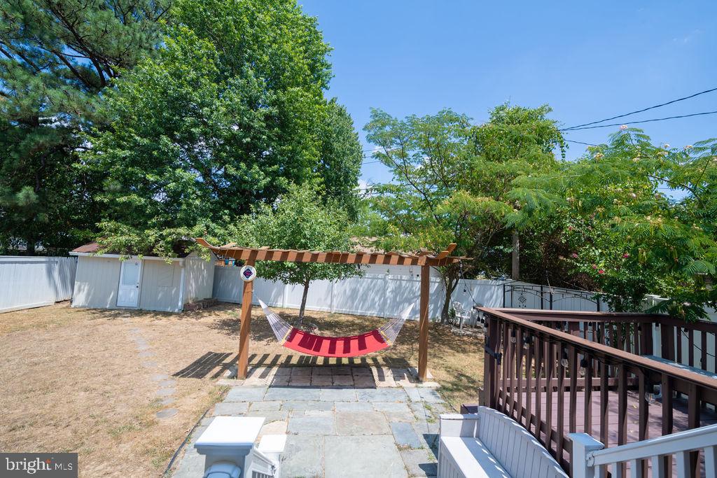 FAIRLAWN - Residential