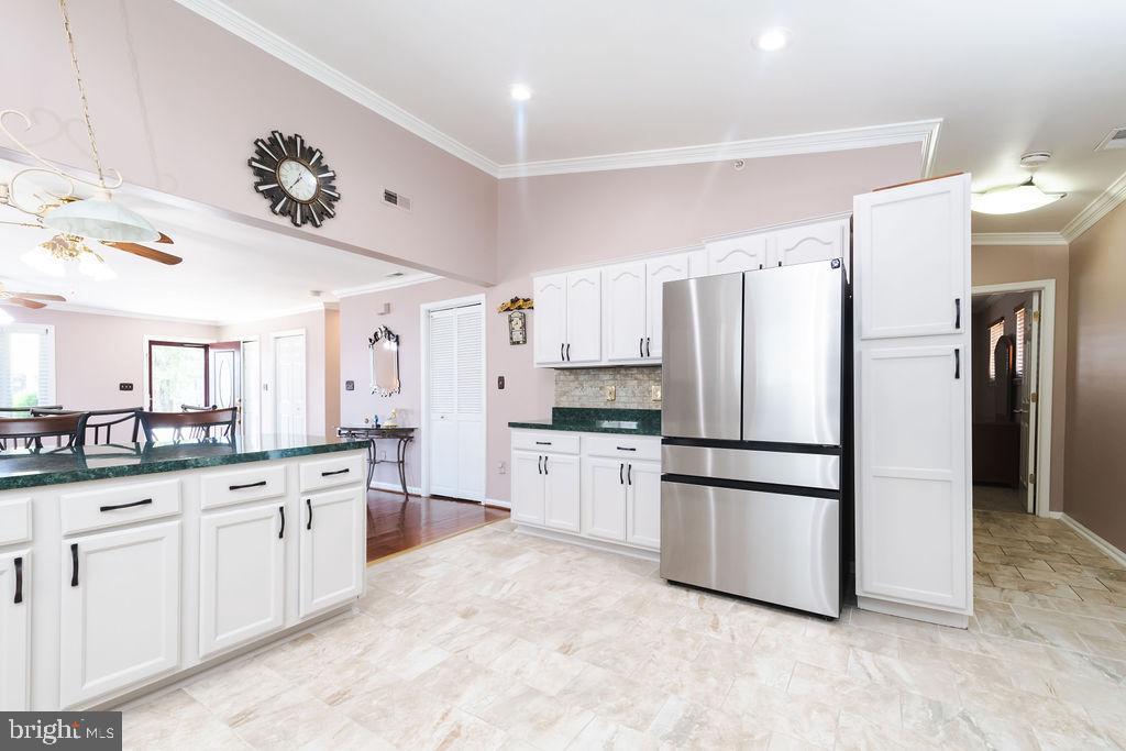 FAIRLAWN - Residential