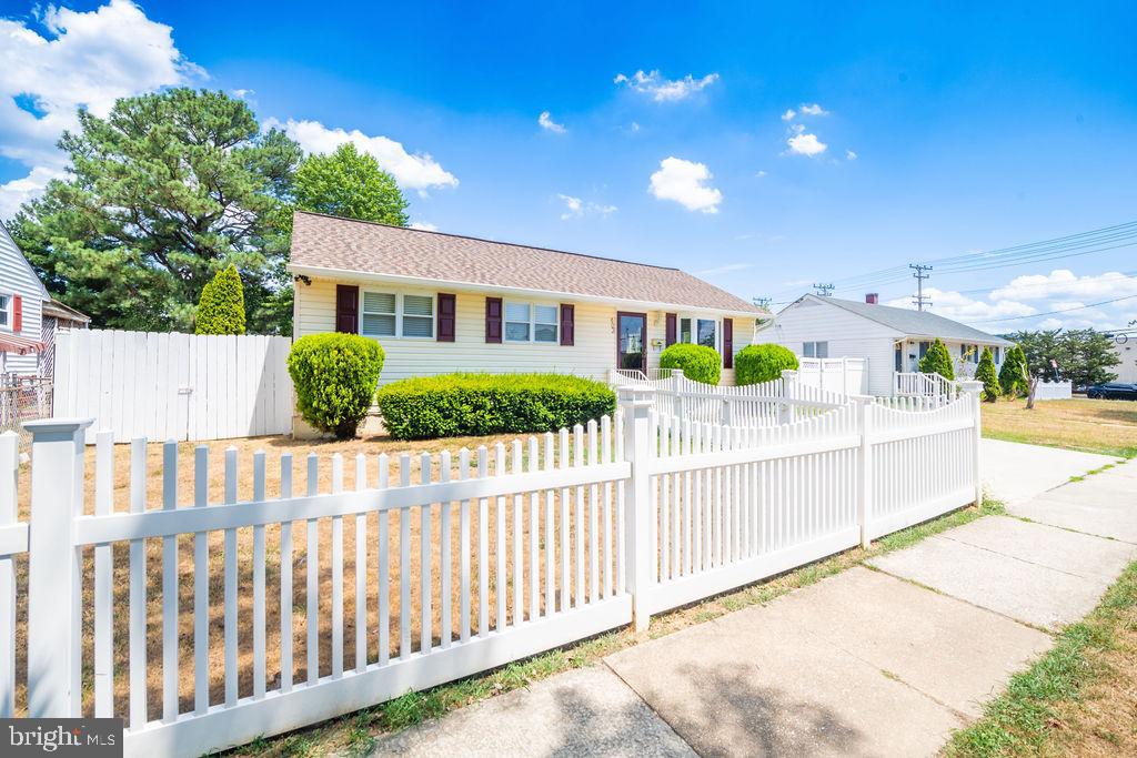 FAIRLAWN - Residential