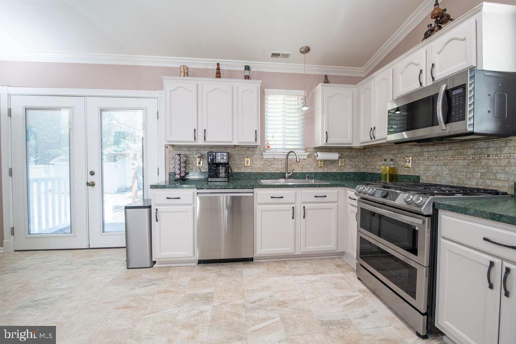 FAIRLAWN - Residential