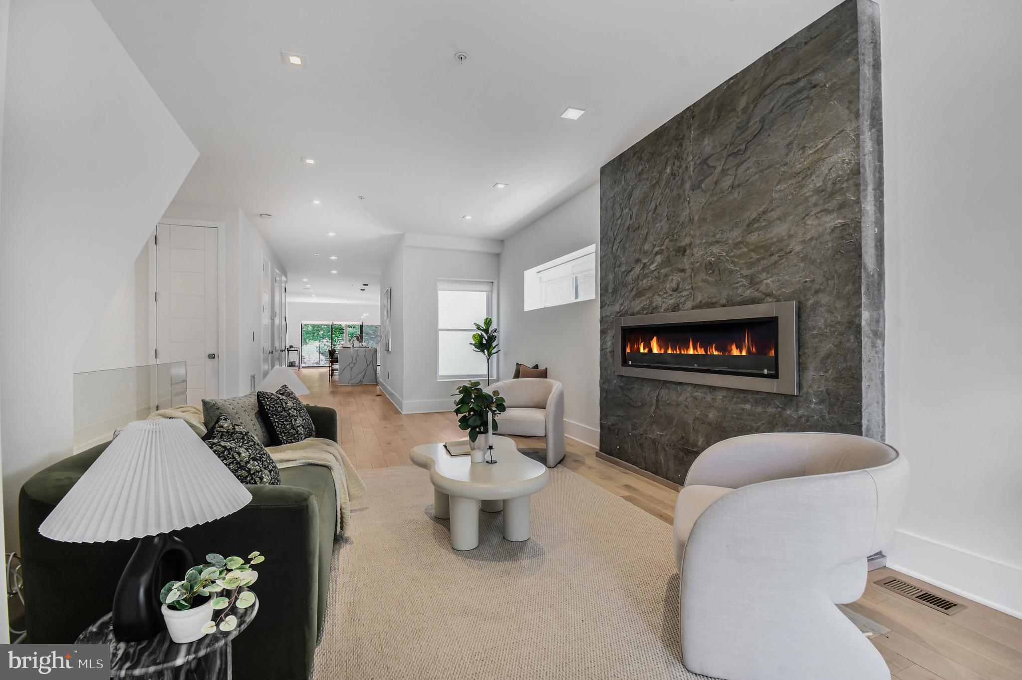 2515 ONTARIO ROAD NW 1