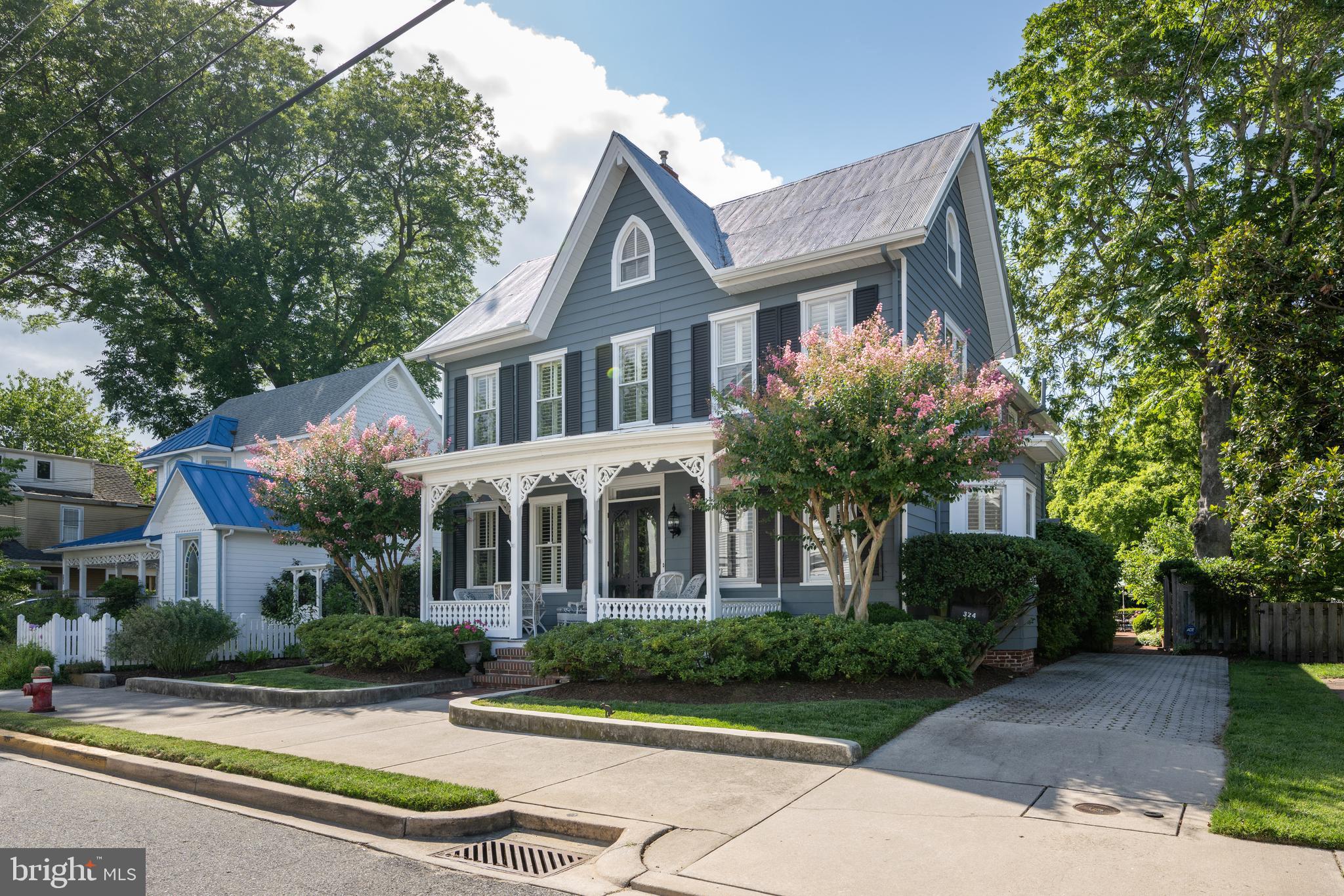 324 MULBERRY STREET
