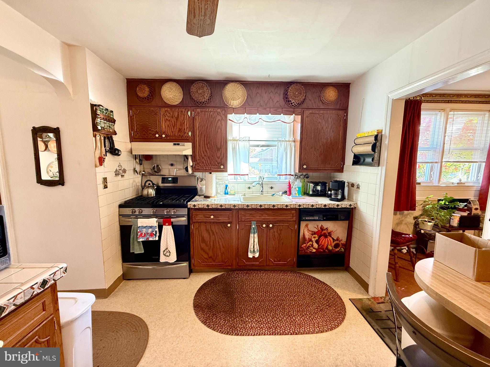 FOX CHASE - Residential