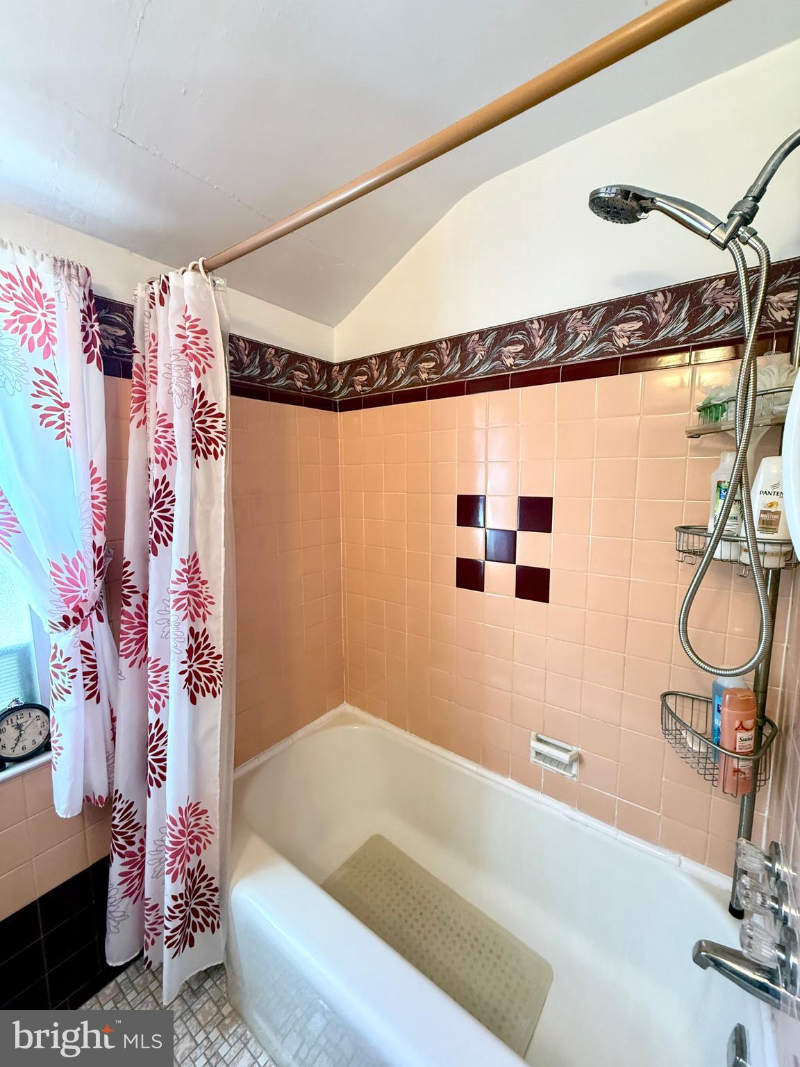 FOX CHASE - Residential