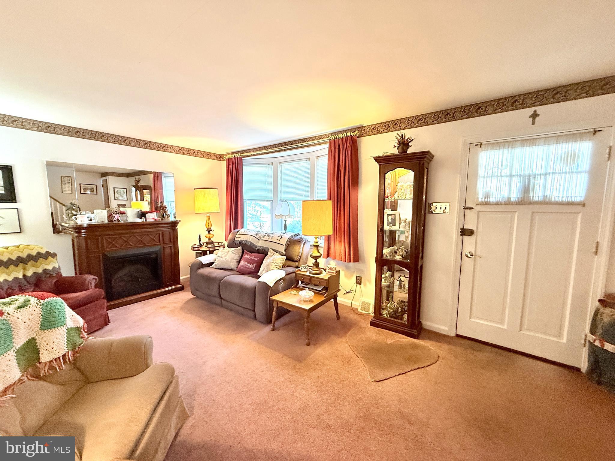 FOX CHASE - Residential