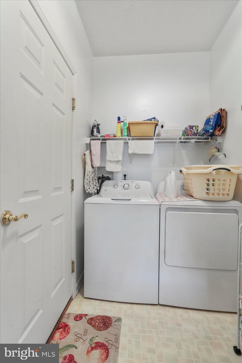 SUMMERLAND MANOR - Residential