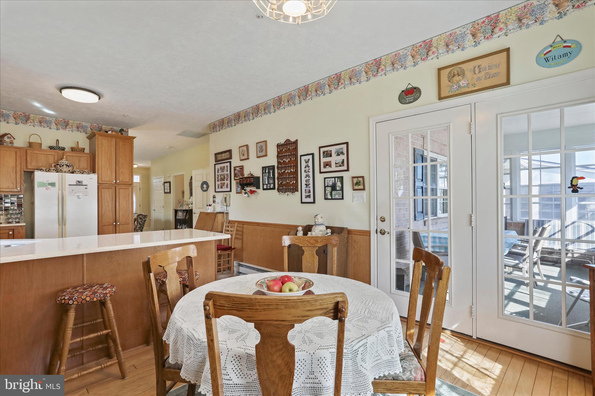 SUMMERLAND MANOR - Residential