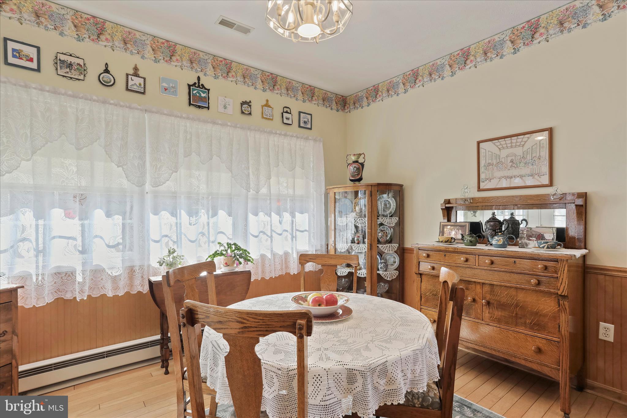 SUMMERLAND MANOR - Residential