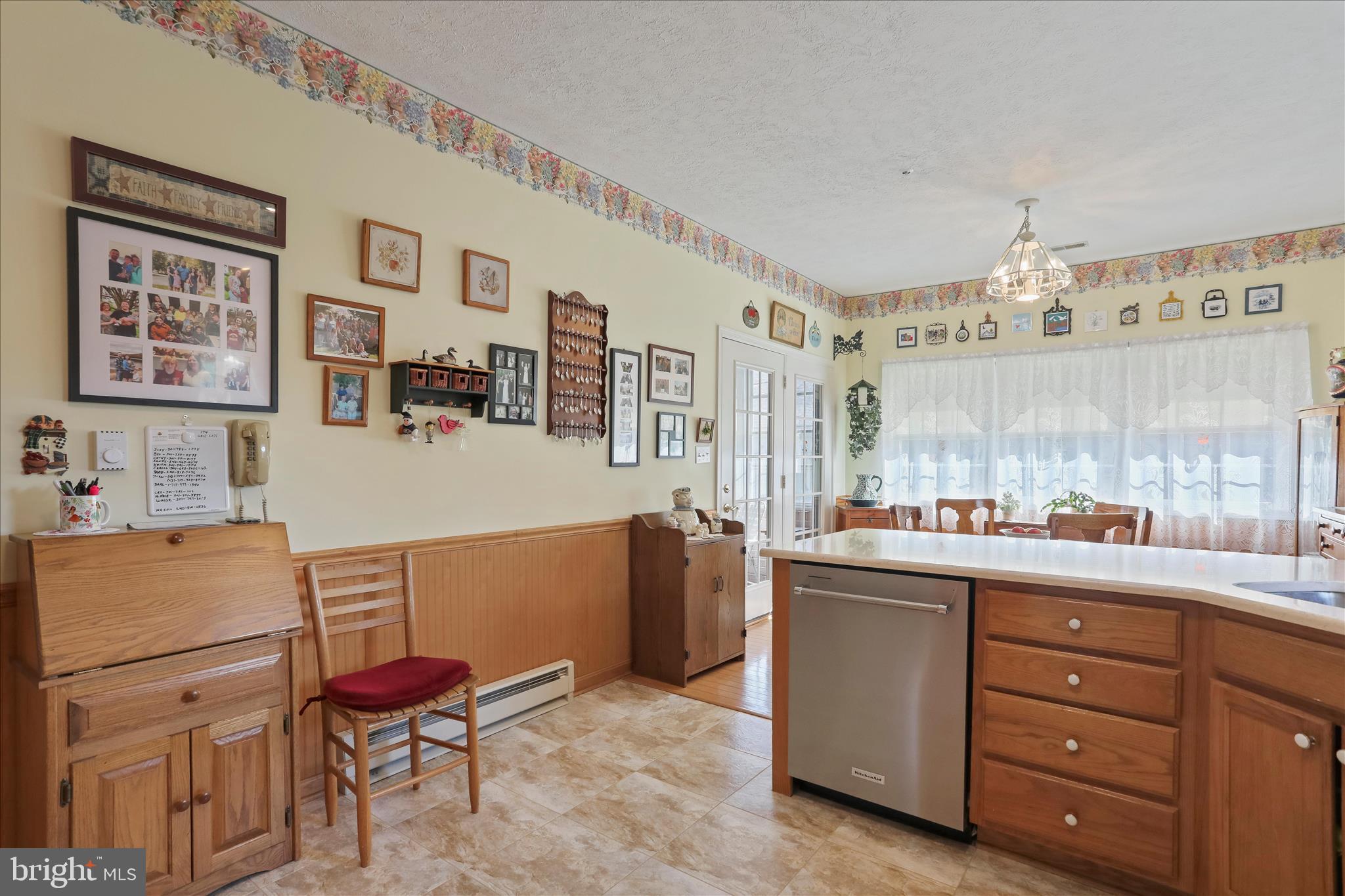 SUMMERLAND MANOR - Residential