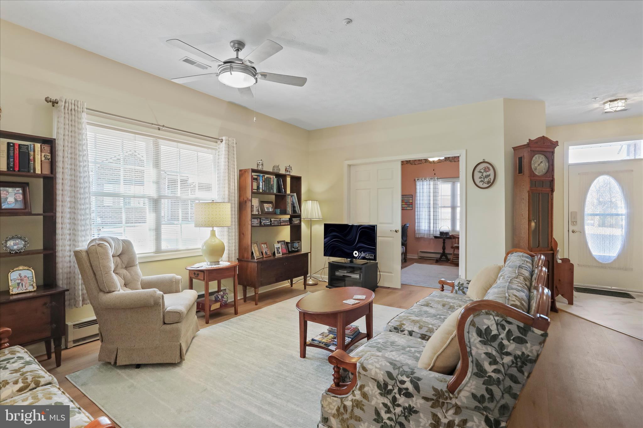 SUMMERLAND MANOR - Residential