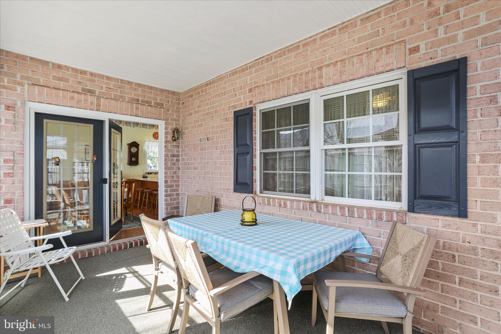 SUMMERLAND MANOR - Residential