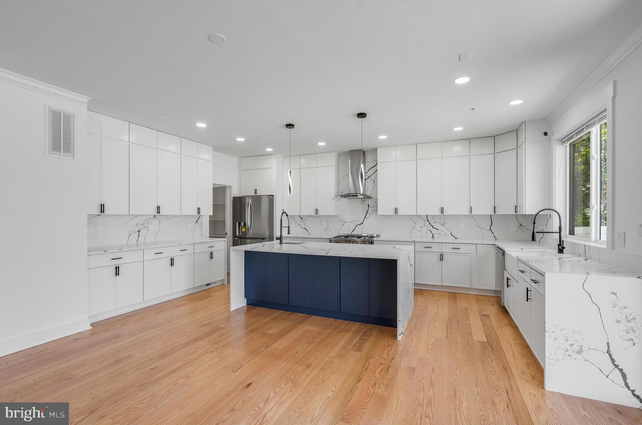 4626 BROOKS STREET NE