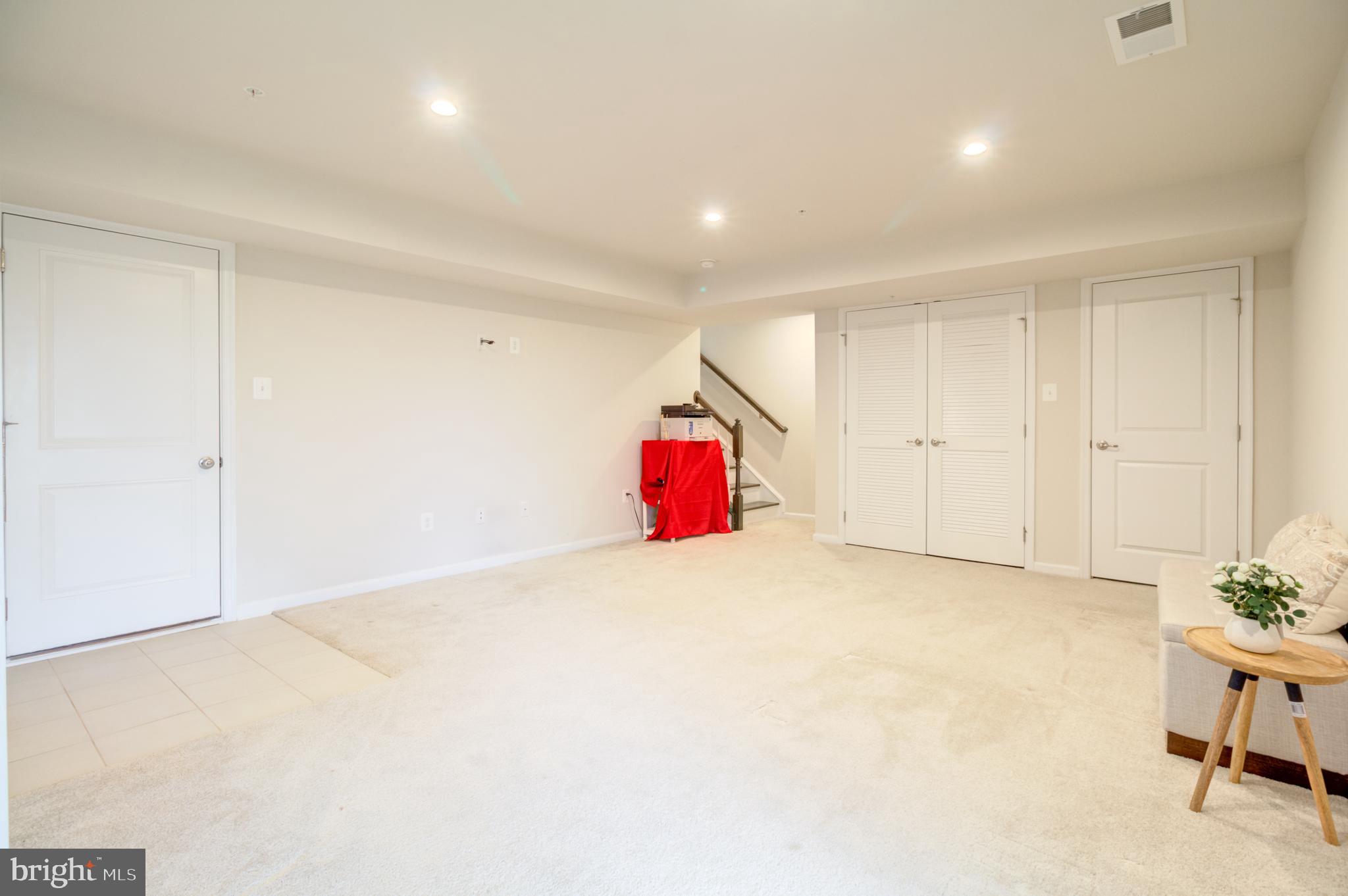 CREEKSIDE VILLAGE AT TANYARD SPRINGS - Residential