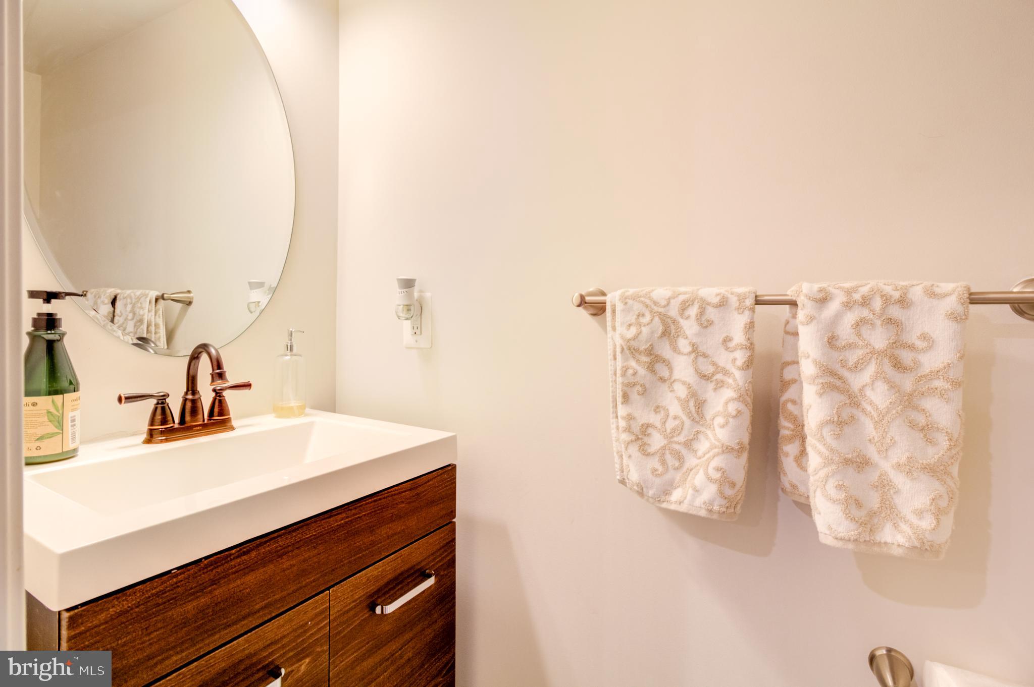 CREEKSIDE VILLAGE AT TANYARD SPRINGS - Residential