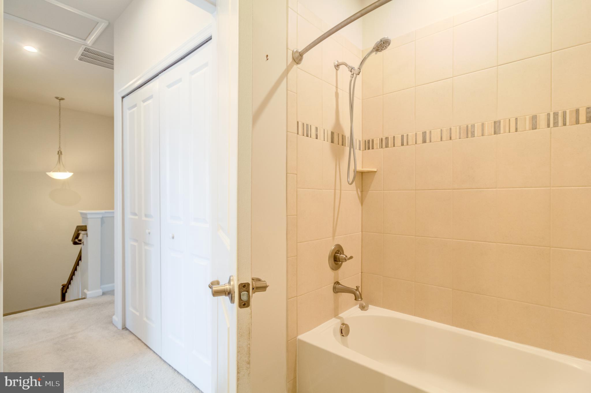 CREEKSIDE VILLAGE AT TANYARD SPRINGS - Residential