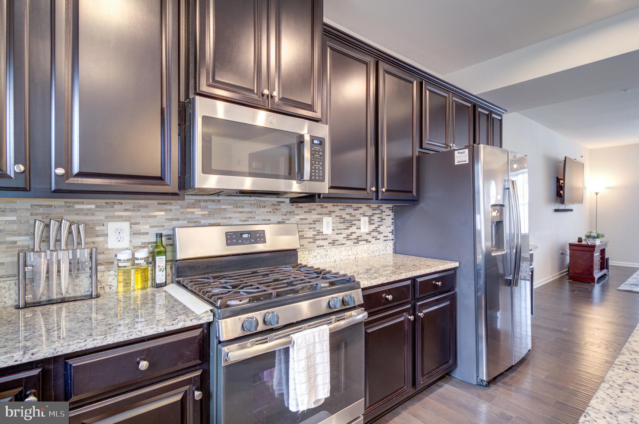 CREEKSIDE VILLAGE AT TANYARD SPRINGS - Residential