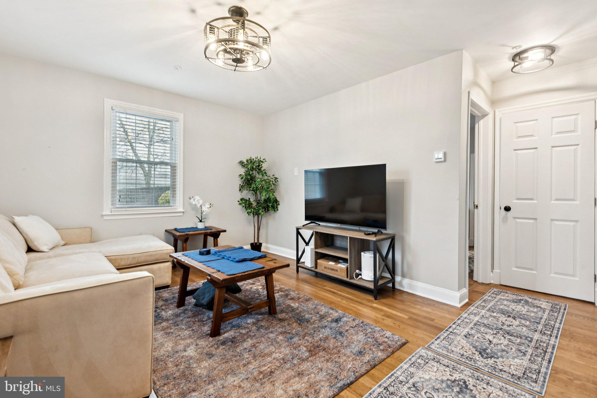 MURRAY HILL - Residential