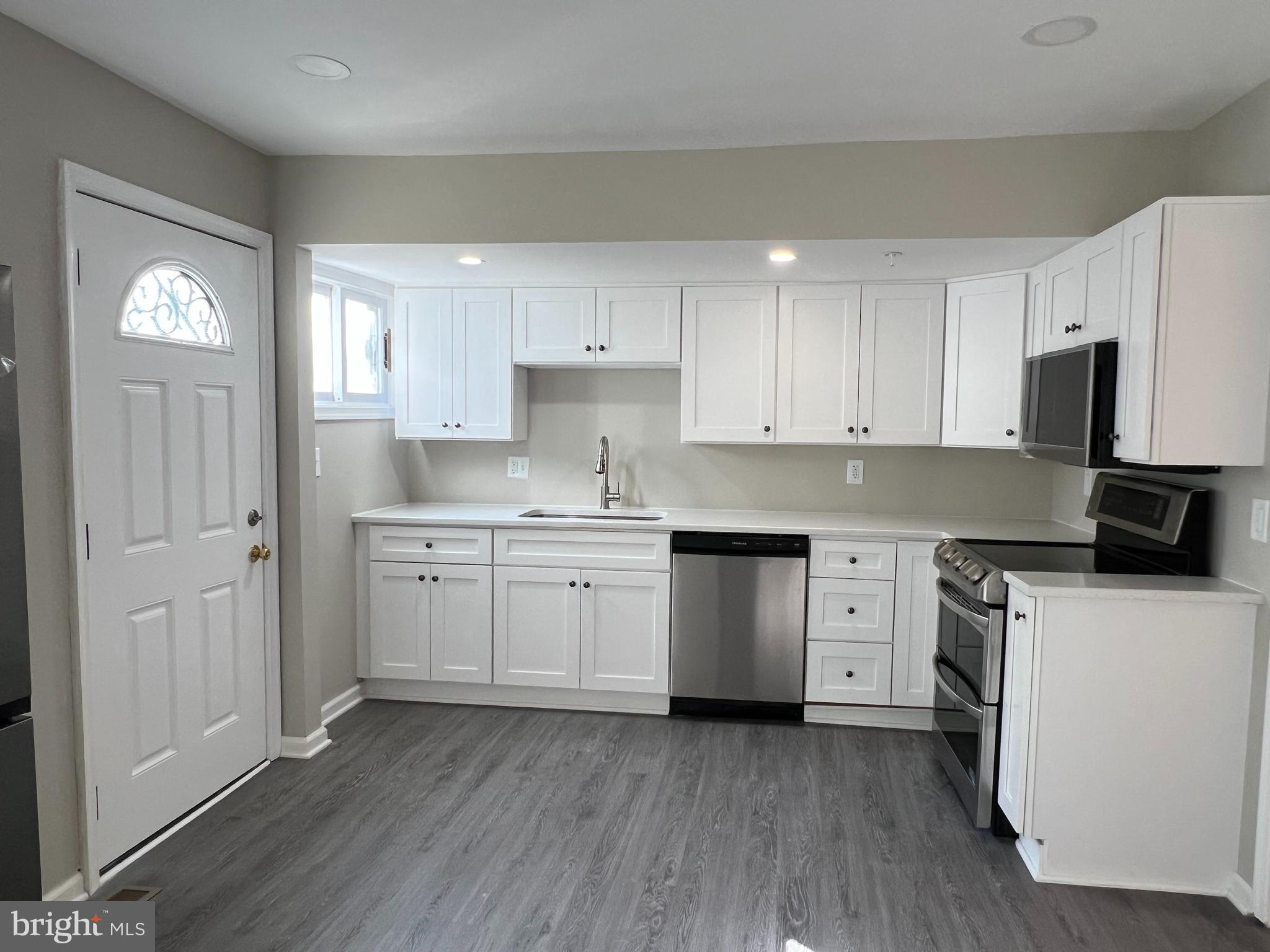 MURRAY HILL - Residential