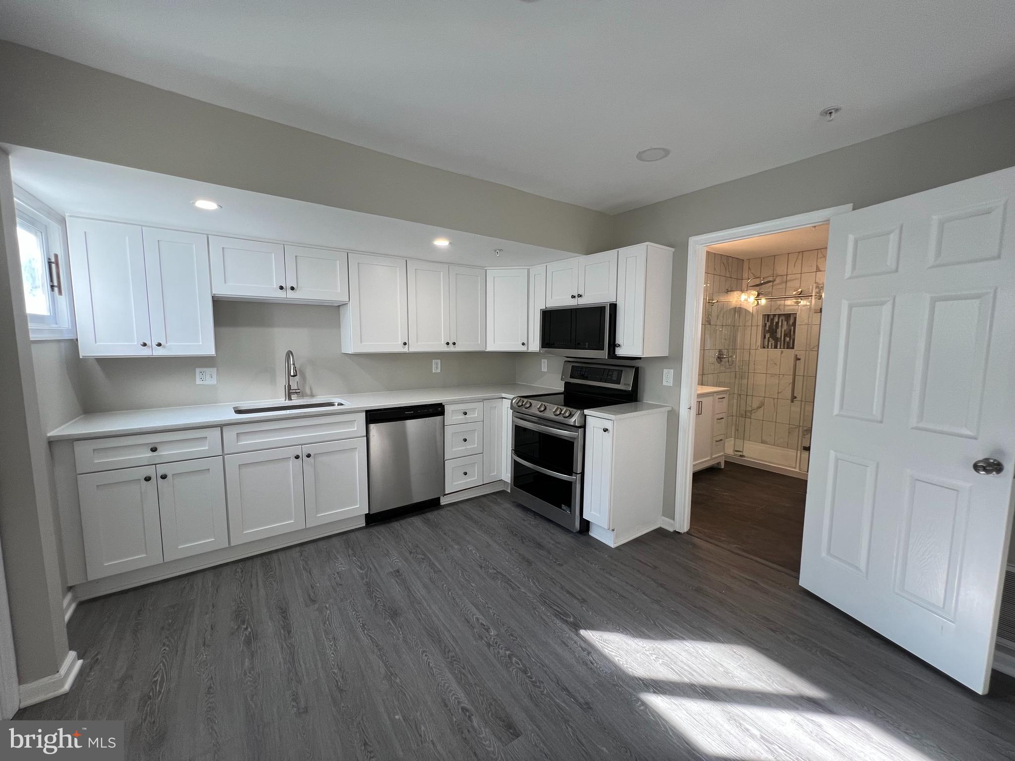 MURRAY HILL - Residential