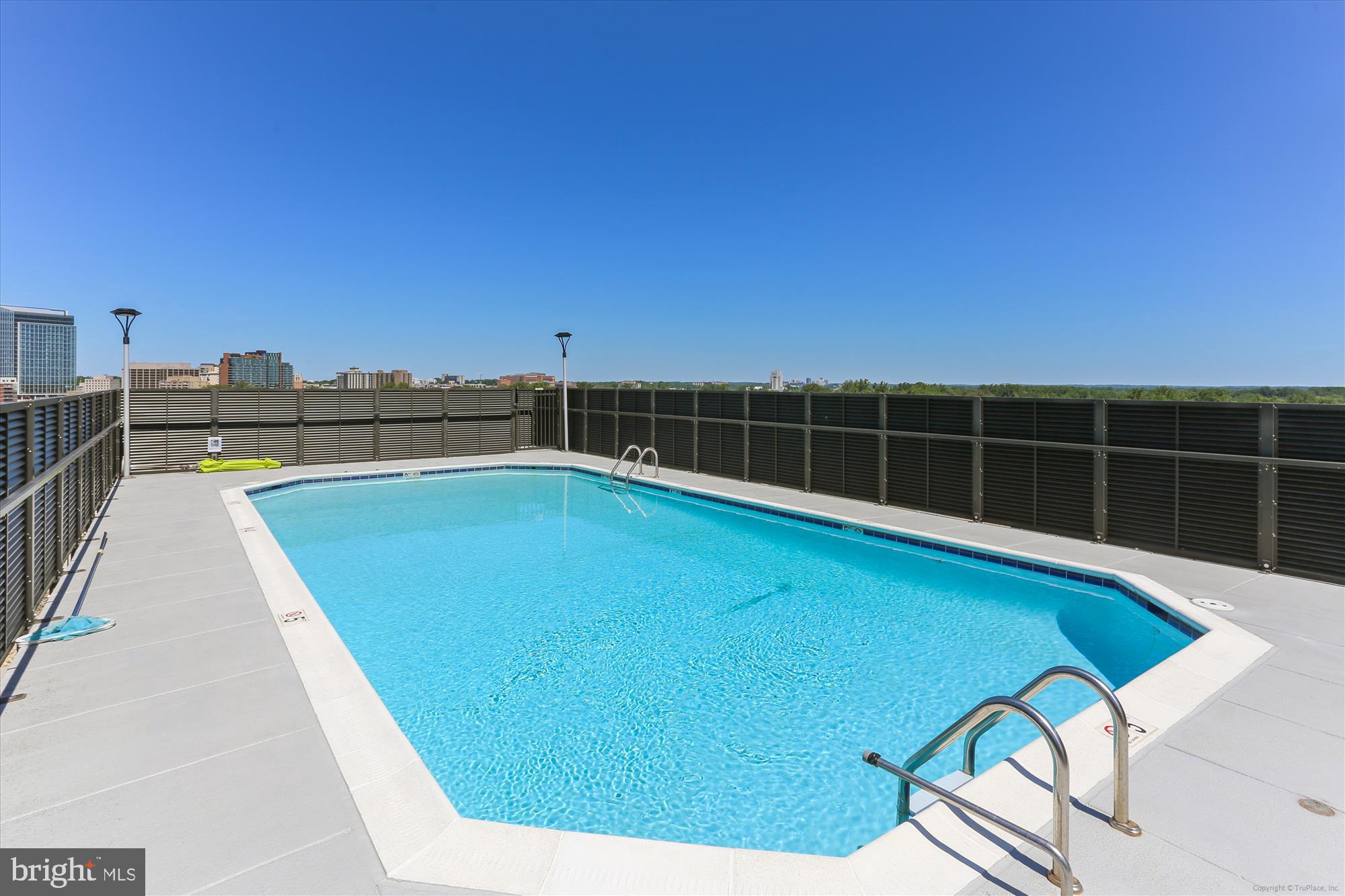 RIVIERA OF CHEVY CHASE - Residential