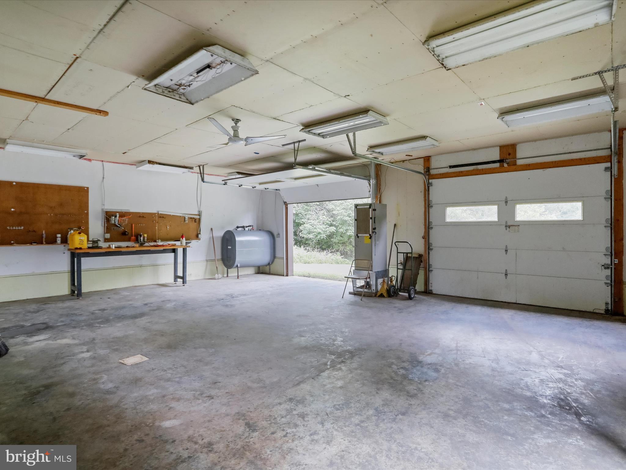 FALLING WATERS - Residential