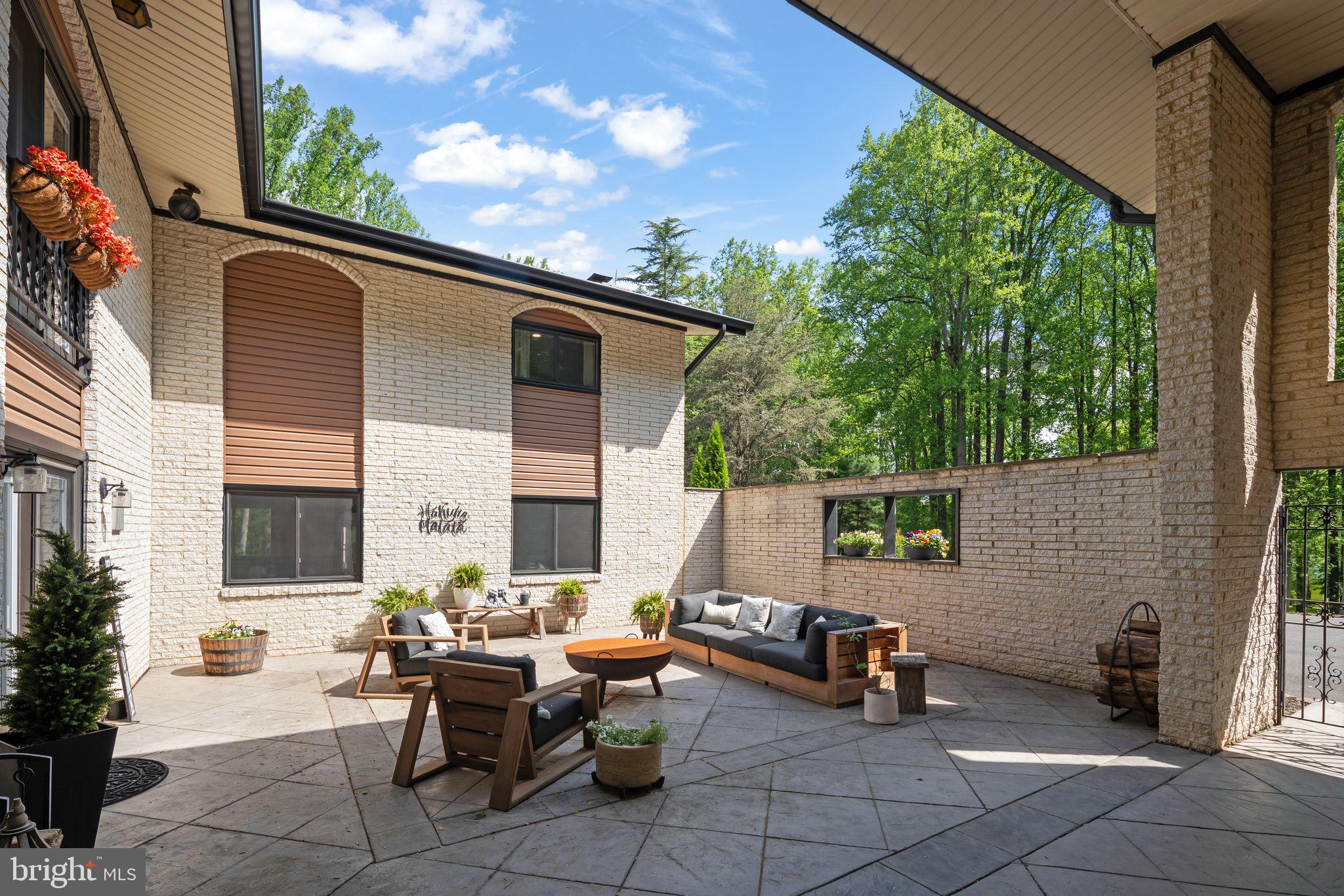 7506 JUMPING HORSE LANE