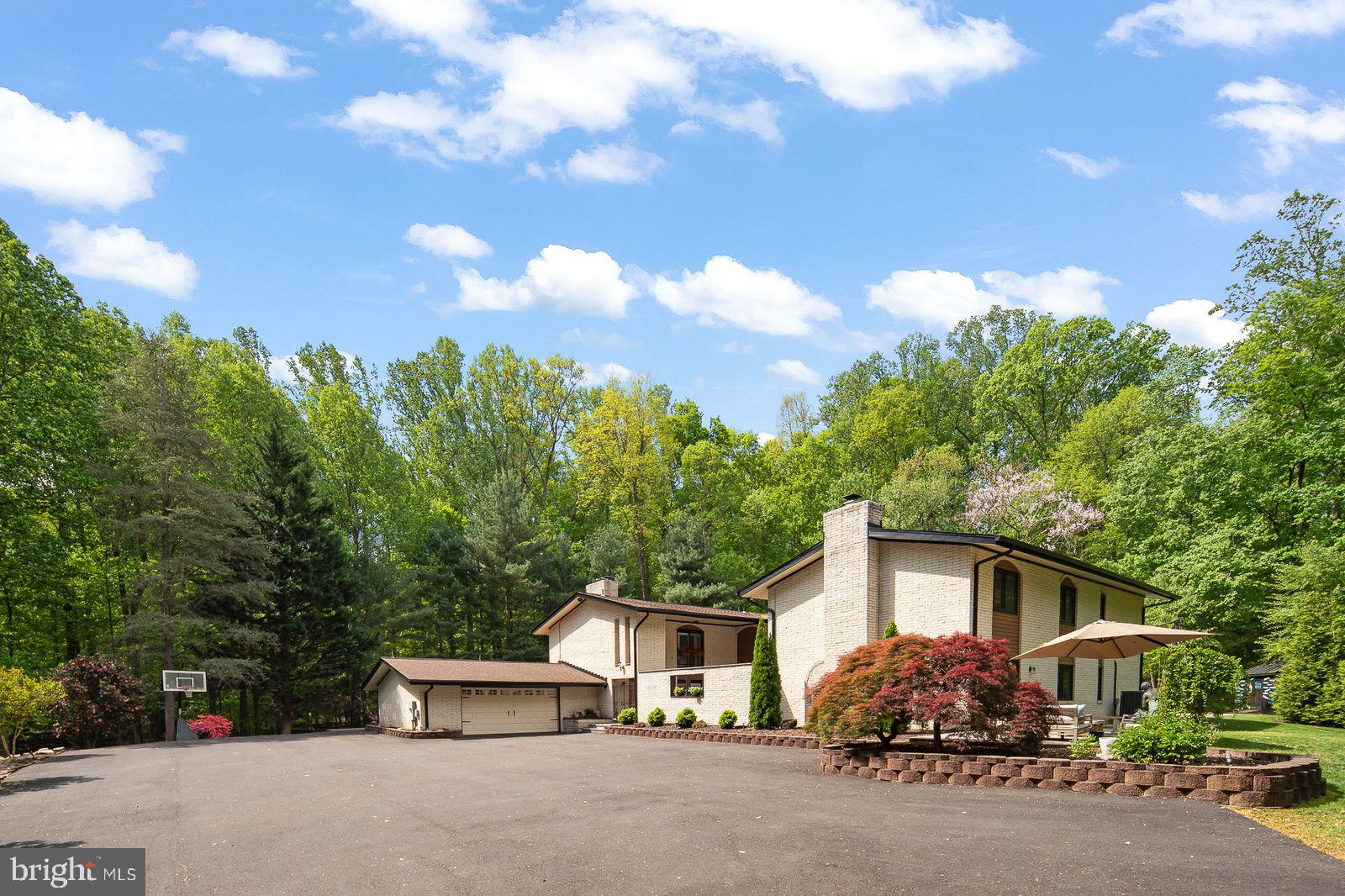 7506 JUMPING HORSE LANE
