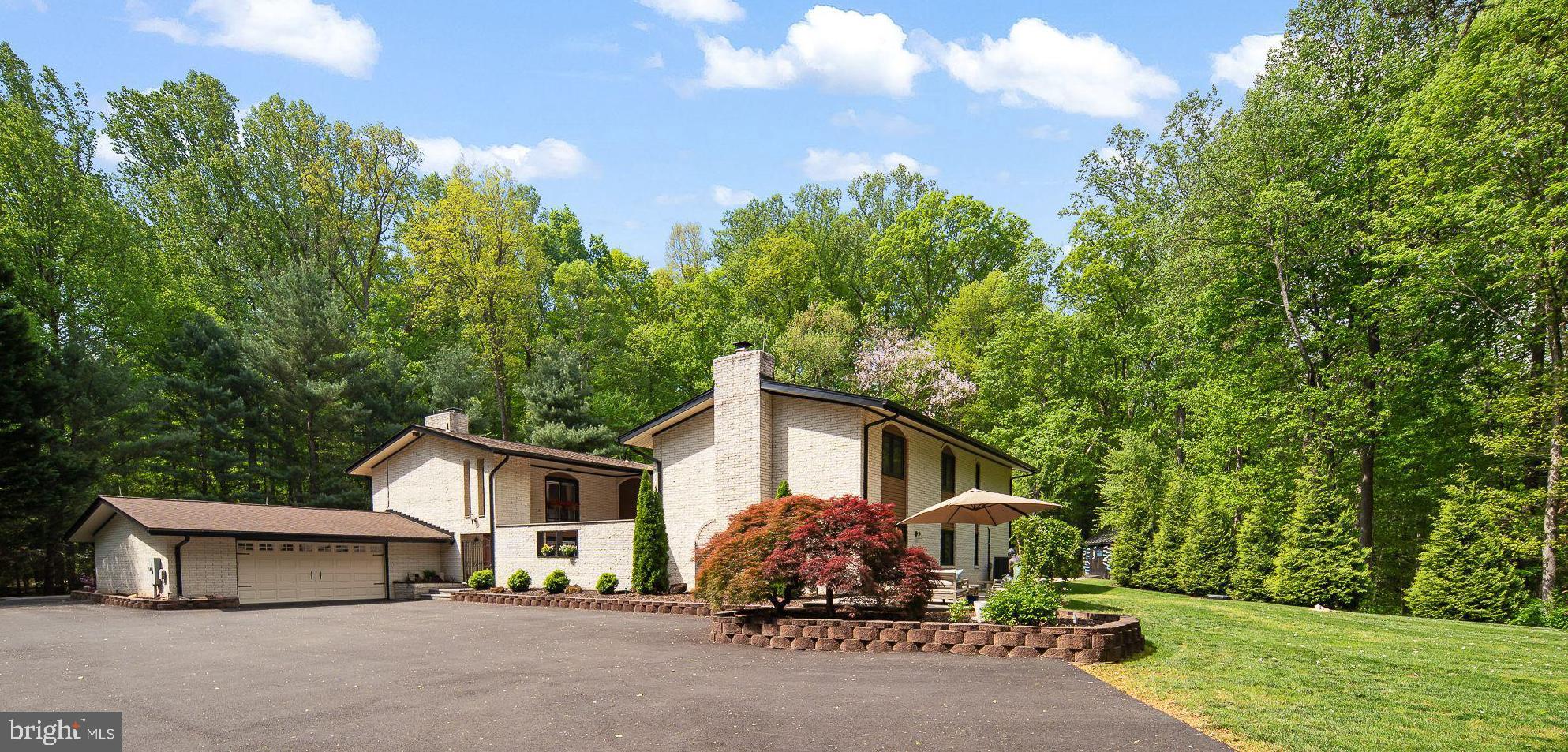 7506 JUMPING HORSE LANE