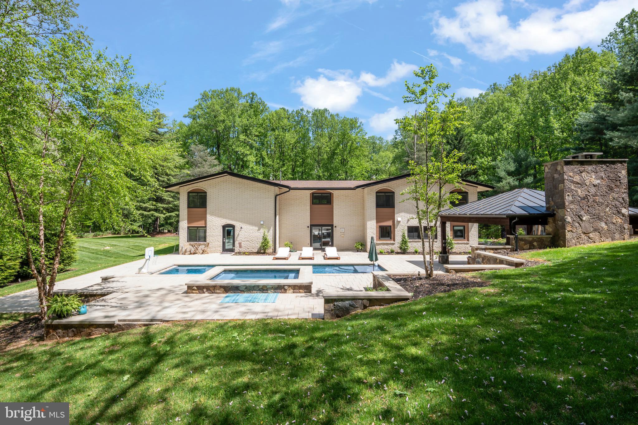 THE CHASE - Residential