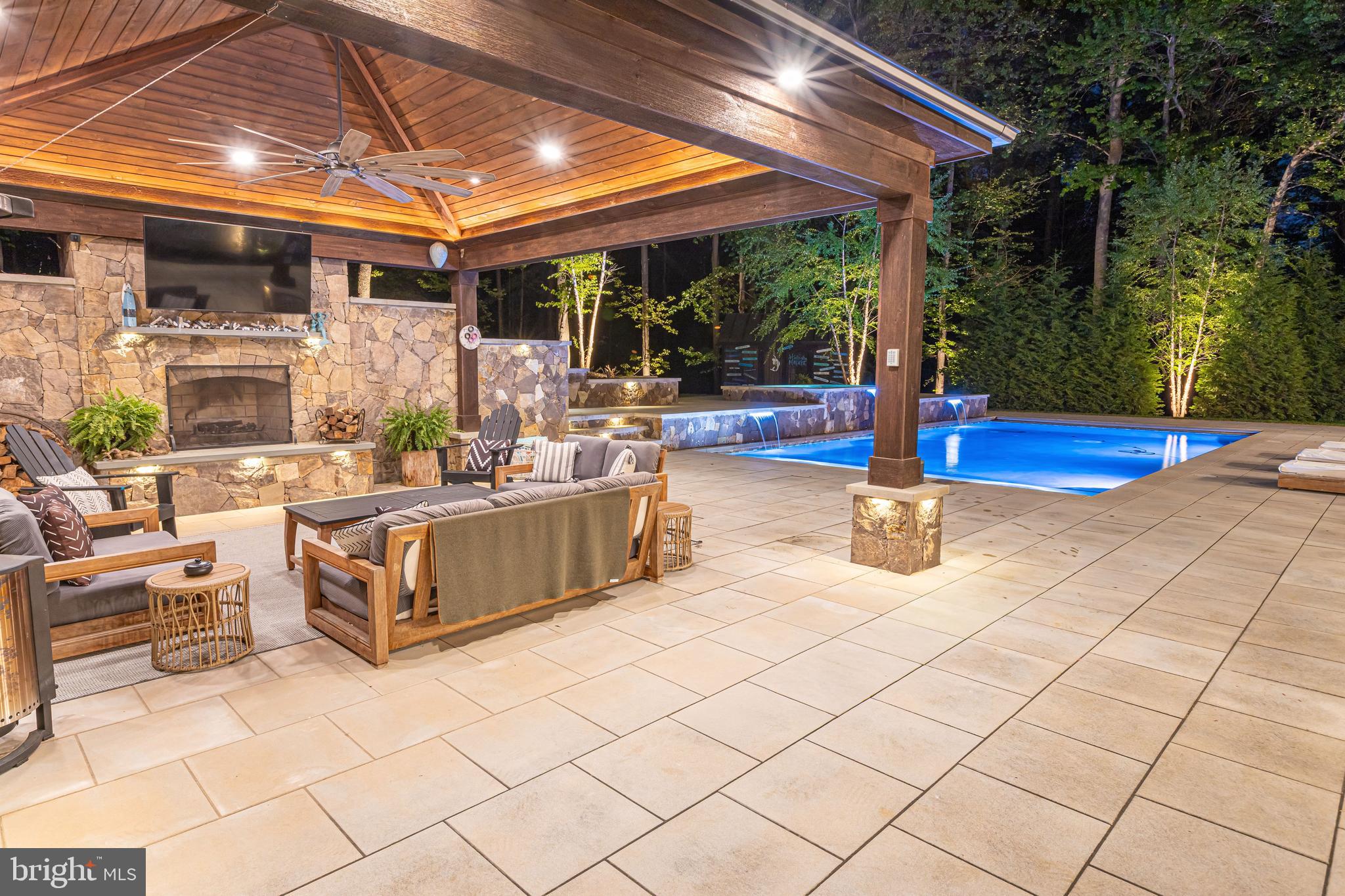 THE CHASE - Residential