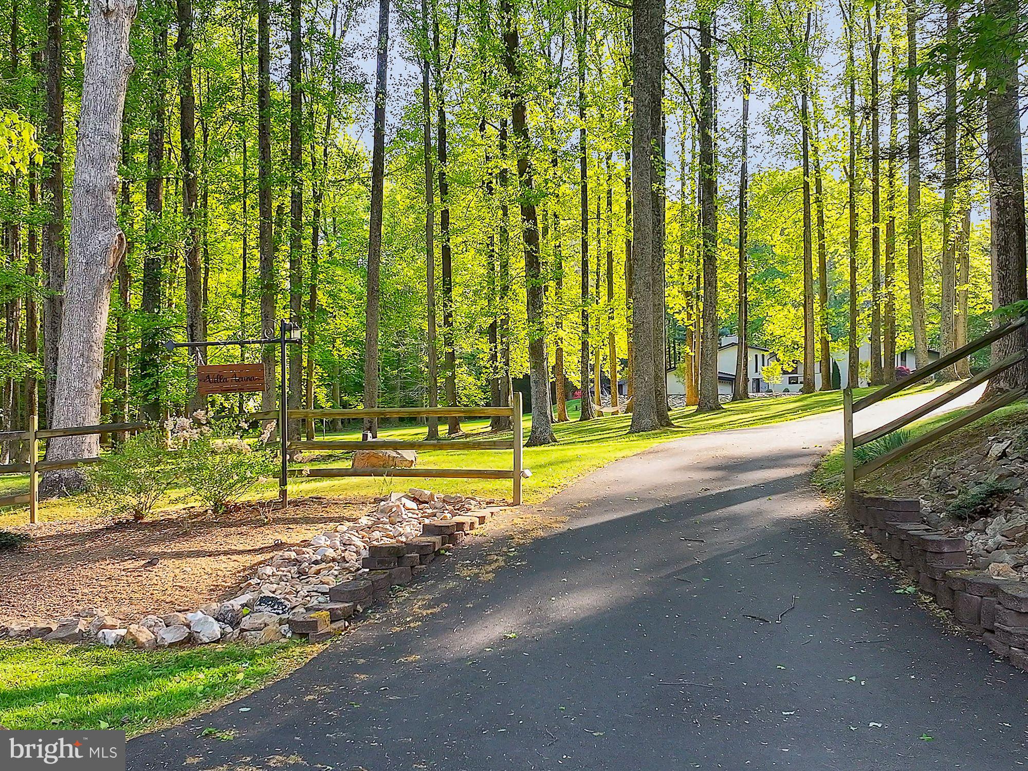 7506 JUMPING HORSE LANE