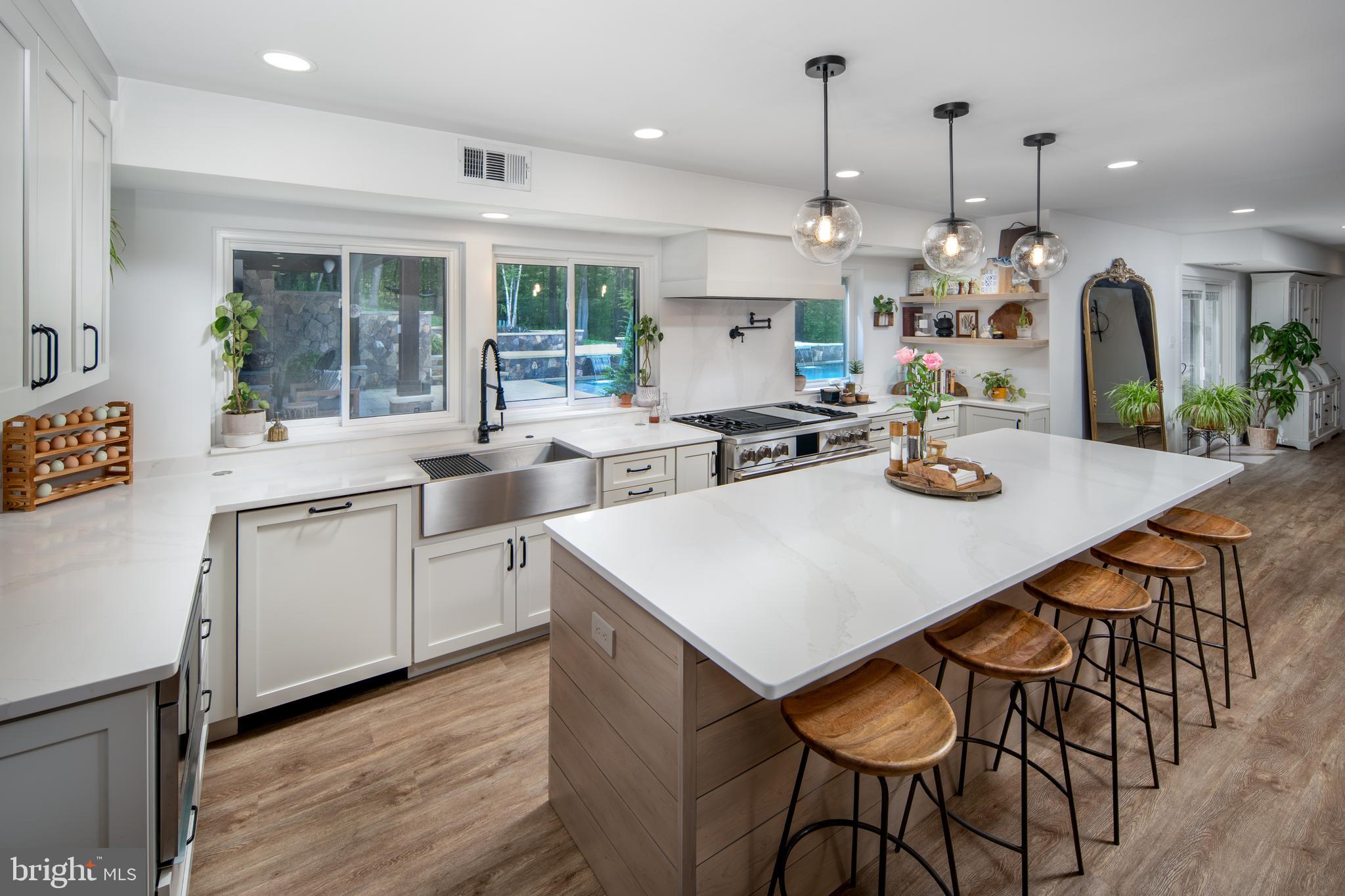 7506 JUMPING HORSE LANE