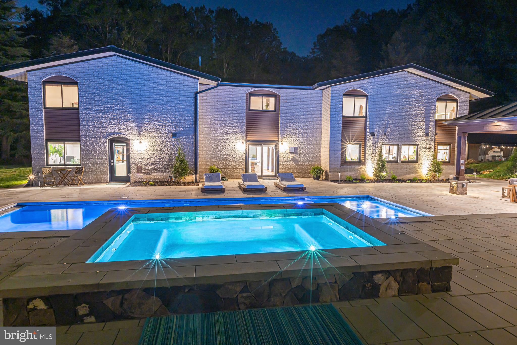 THE CHASE - Residential