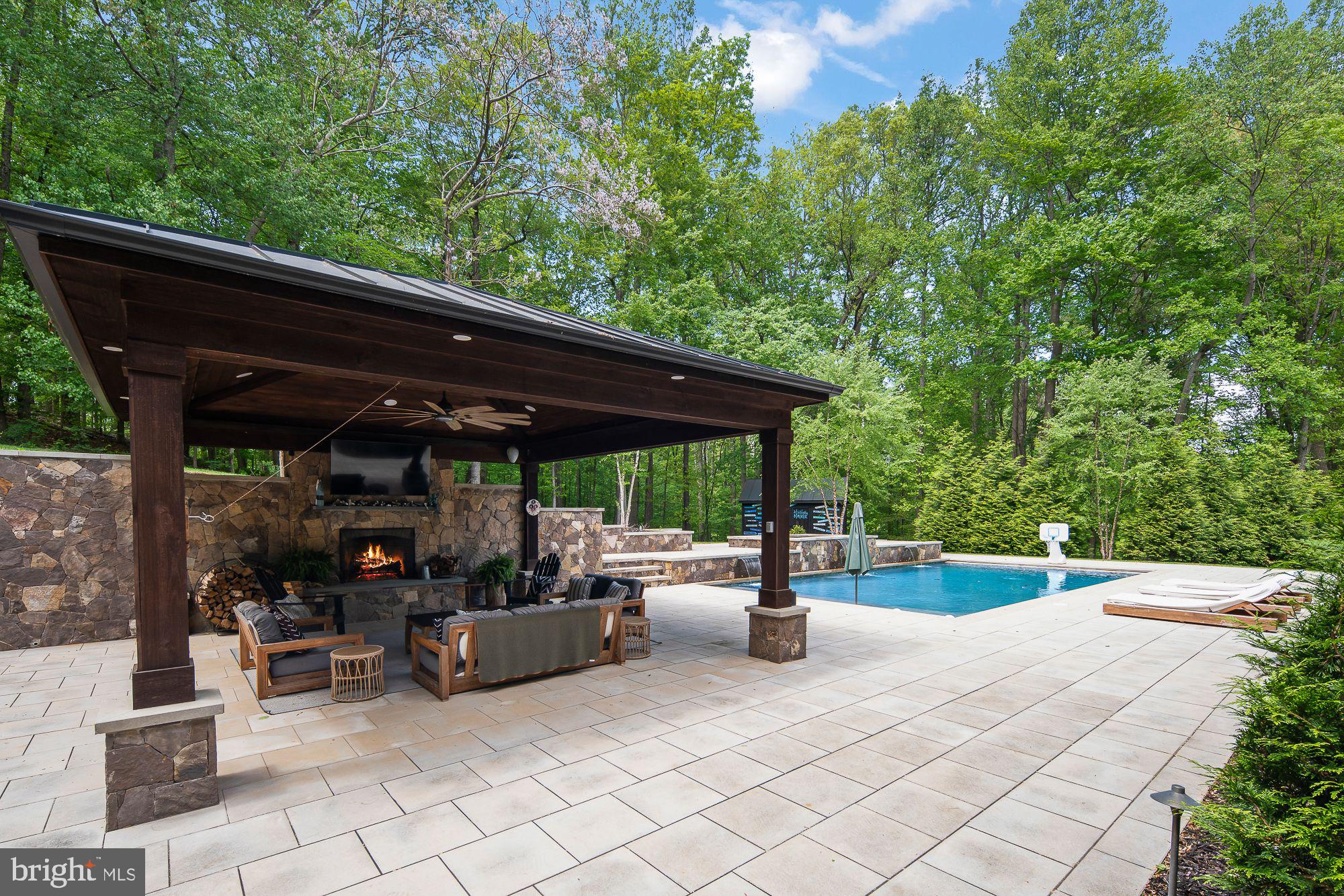 THE CHASE - Residential