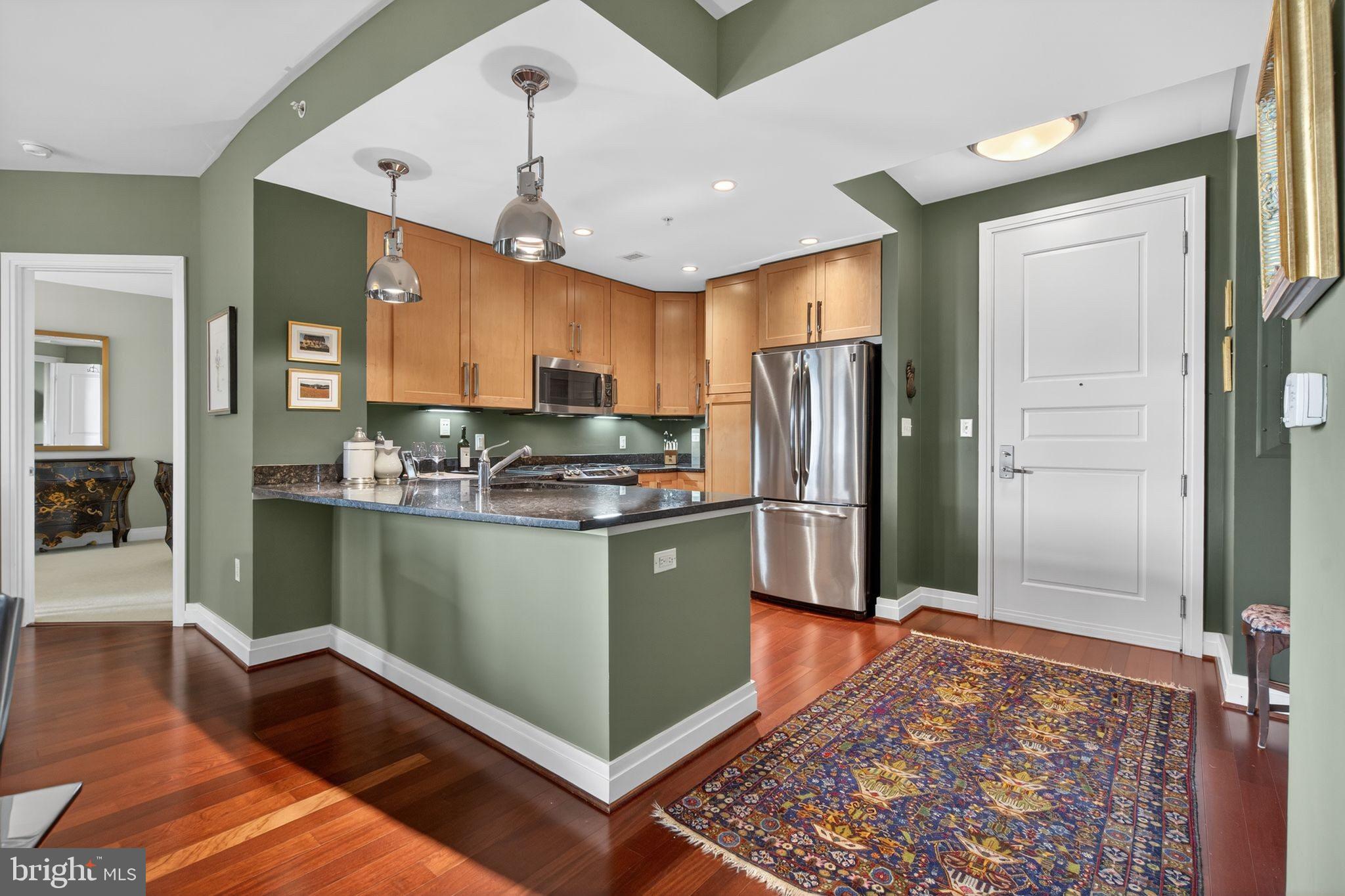 ONE PARK CREST CONDOMINIUM - Residential