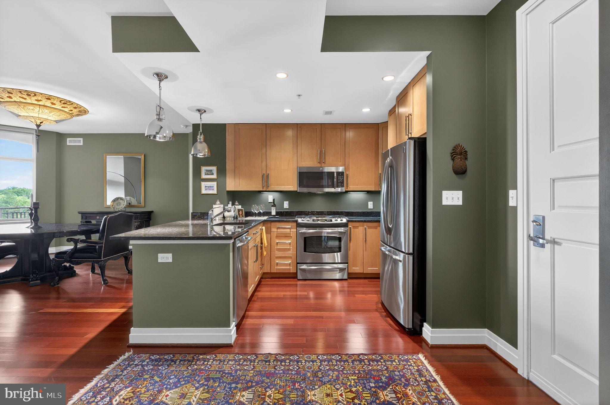 ONE PARK CREST CONDOMINIUM - Residential