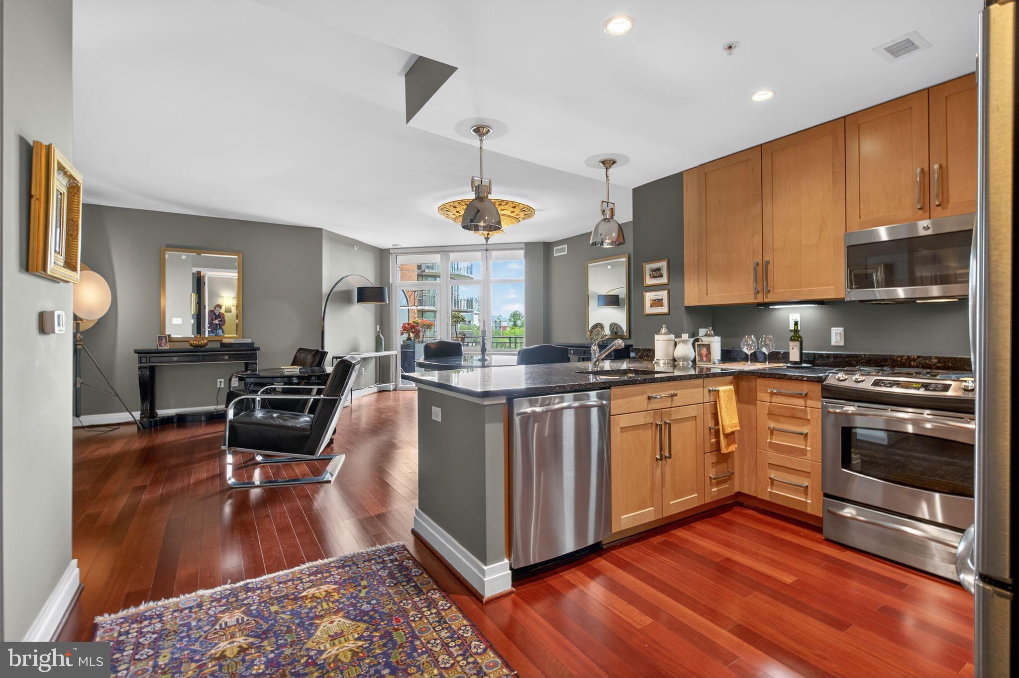 ONE PARK CREST CONDOMINIUM - Residential