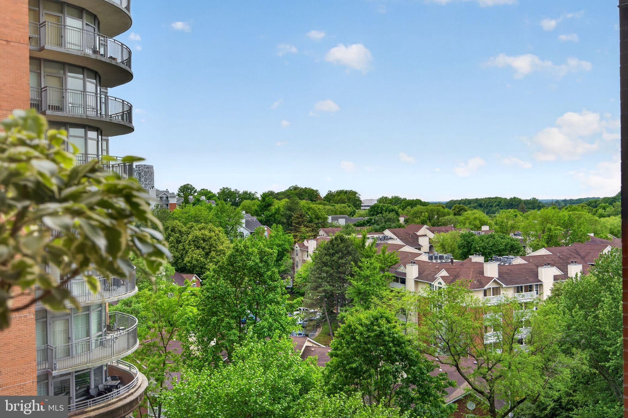 ONE PARK CREST CONDOMINIUM - Residential