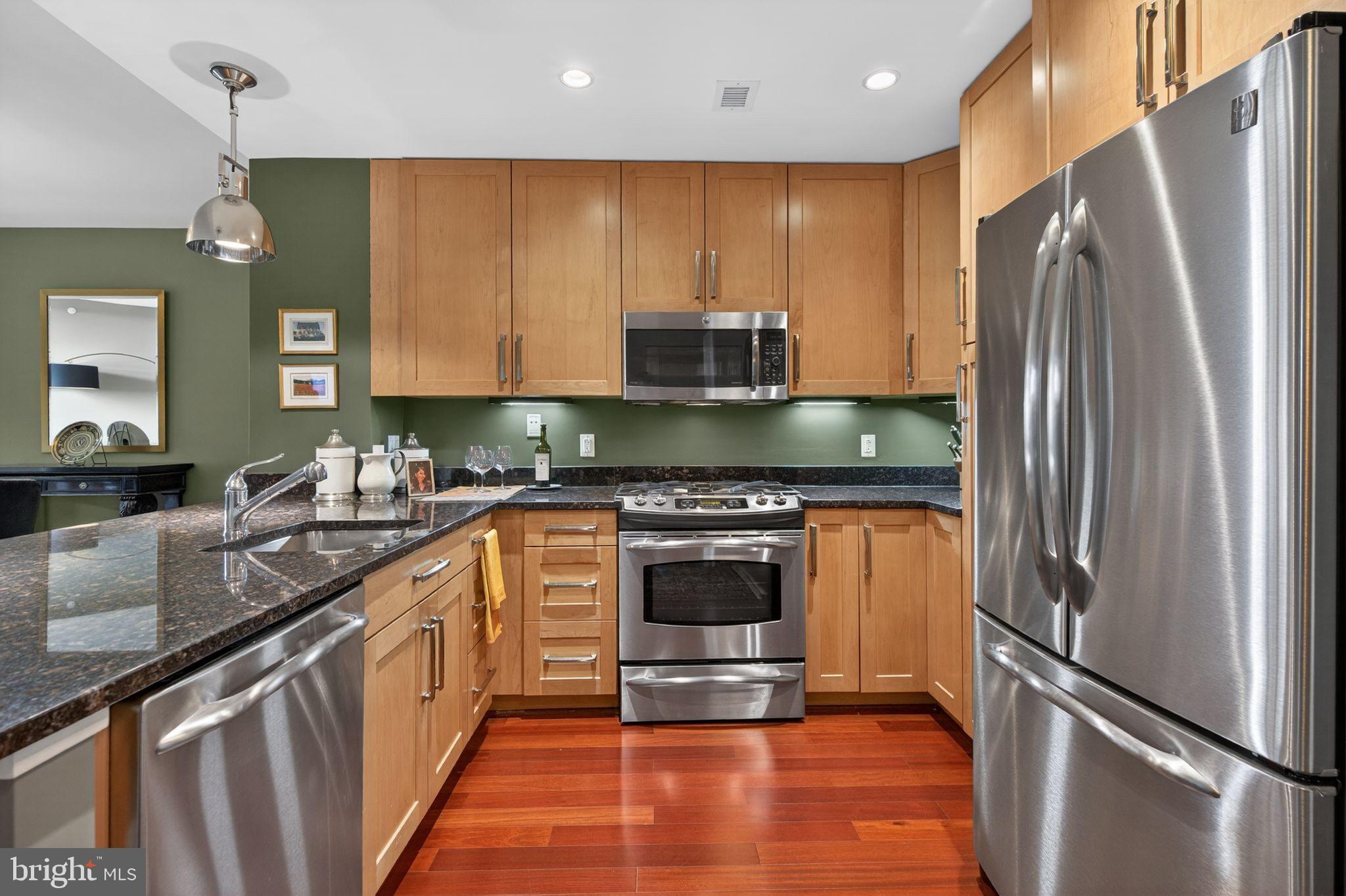 ONE PARK CREST CONDOMINIUM - Residential