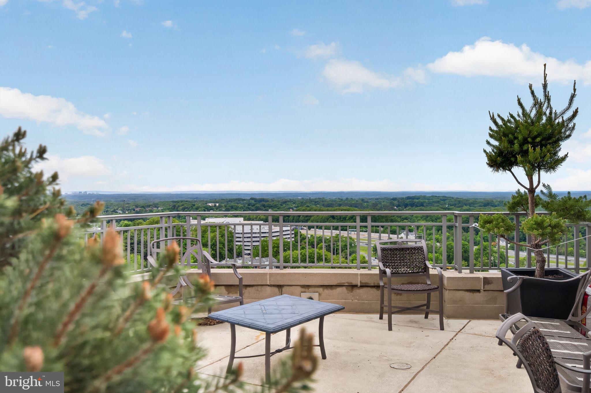 ONE PARK CREST CONDOMINIUM - Residential