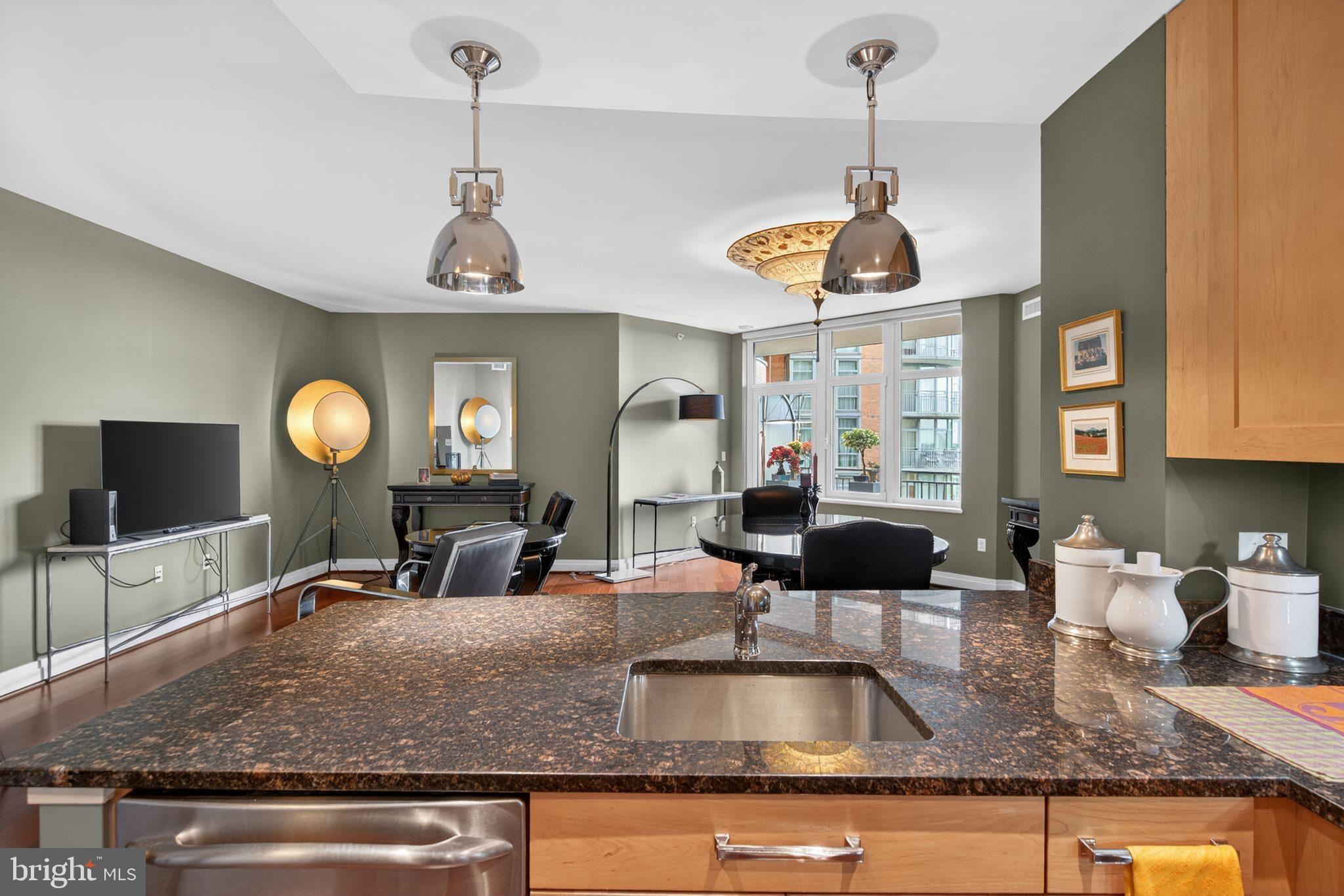 ONE PARK CREST CONDOMINIUM - Residential