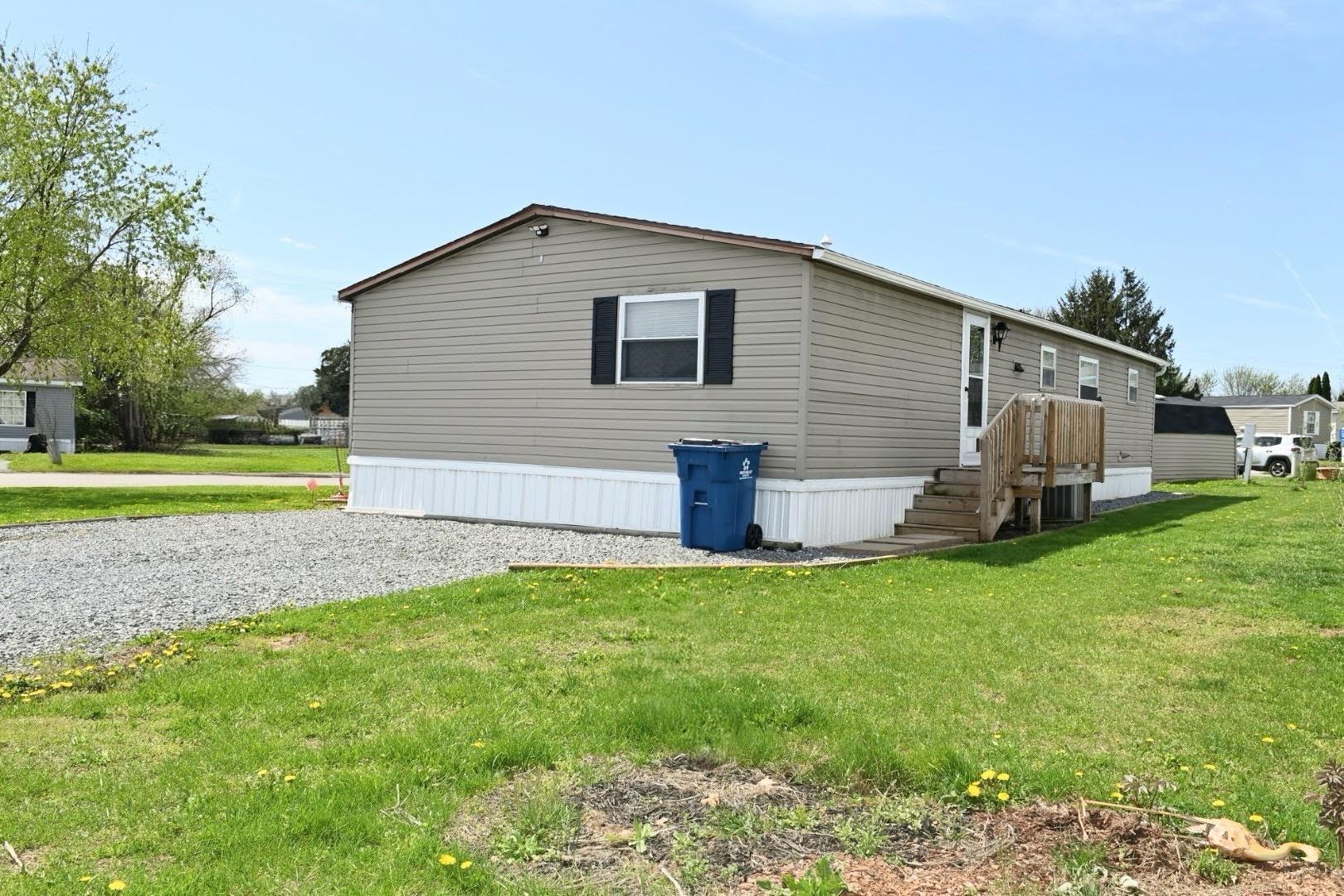 300 CHESAPEAKE ESTATE