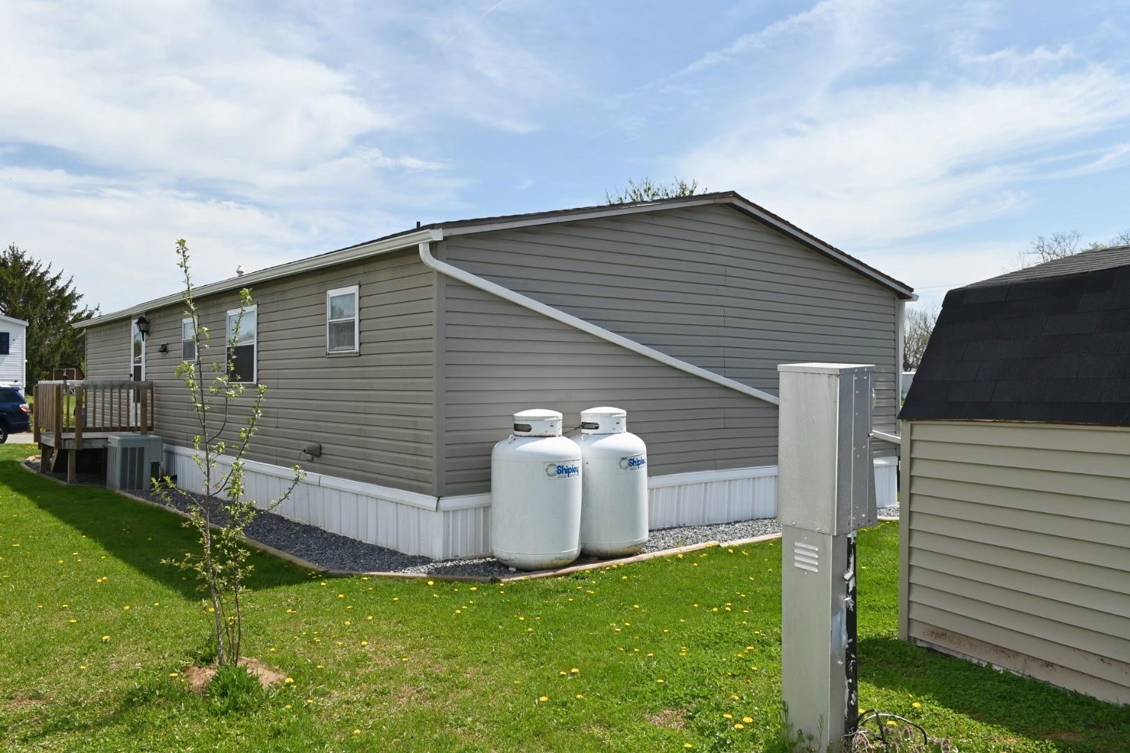 300 CHESAPEAKE ESTATE