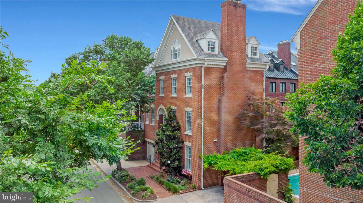 303 S UNION STREET