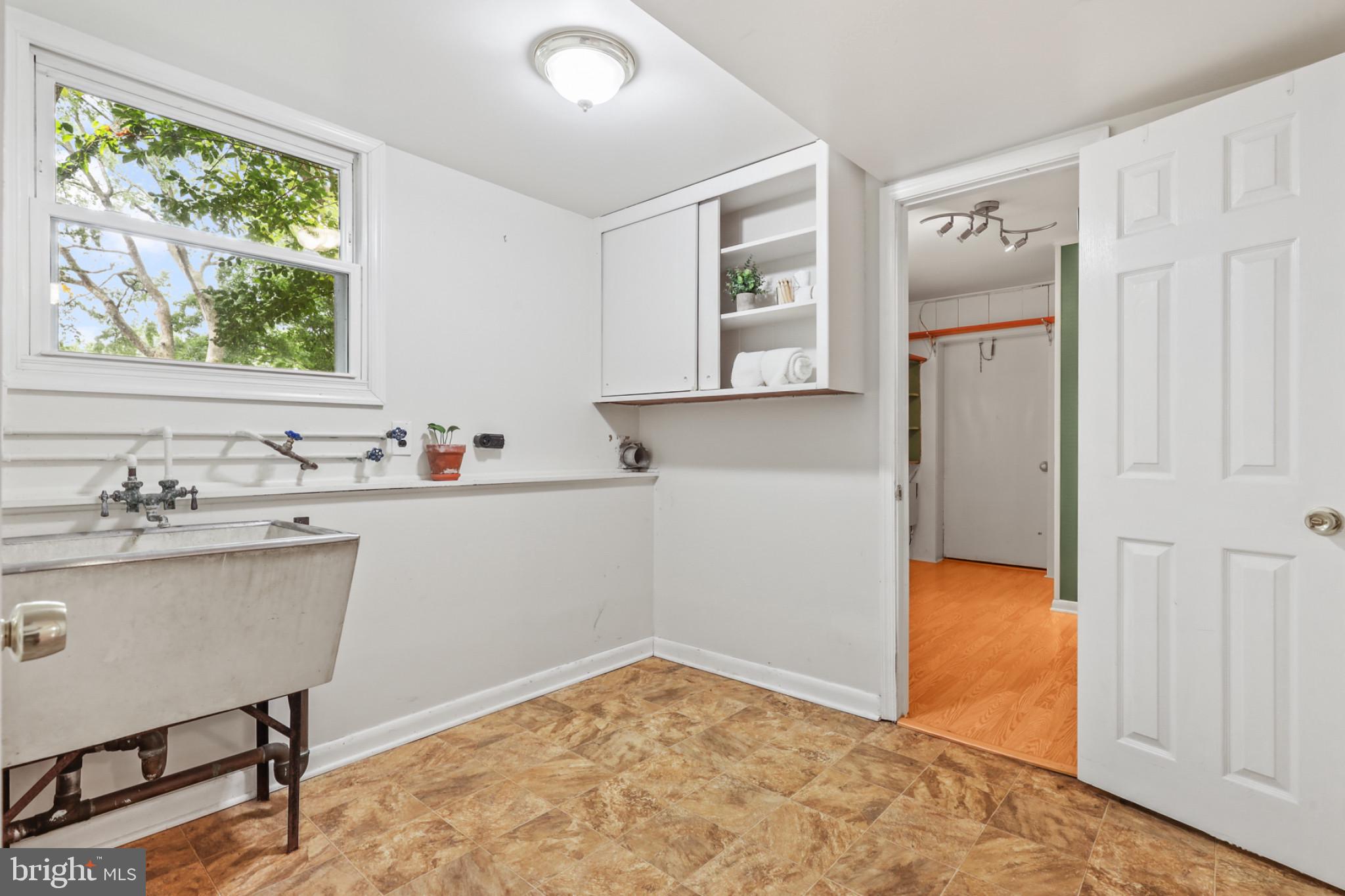 ADMIRAL HEIGHTS - Residential