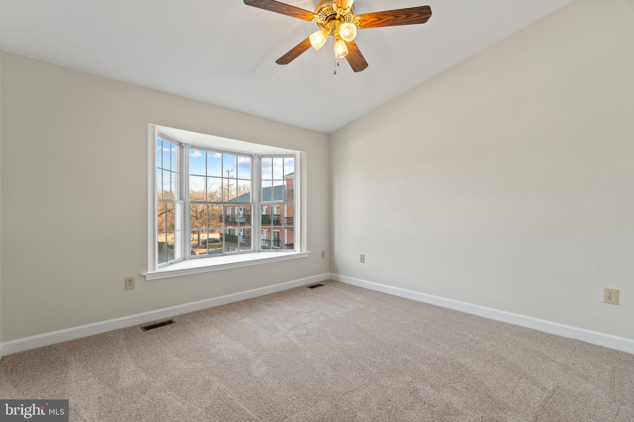 FALLS STATION - Residential Lease