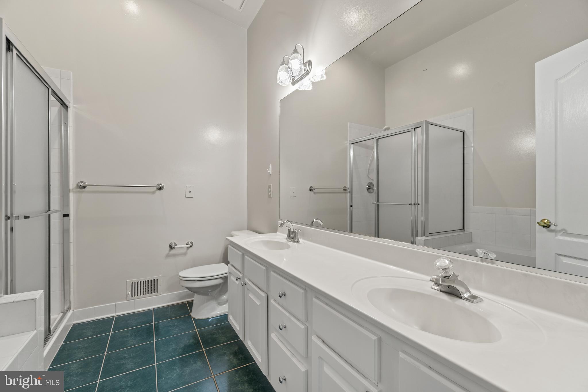 FALLS STATION - Residential Lease