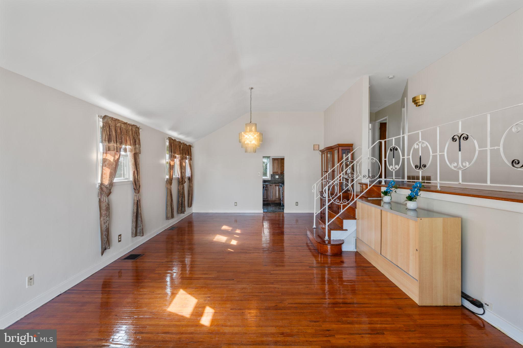 PHILADELPHIA (NORTHEAST) - Residential